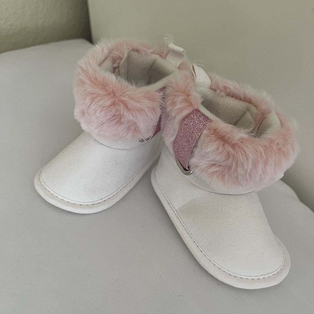 Cozy Baby Walker Shoes with Pink Fur Trim